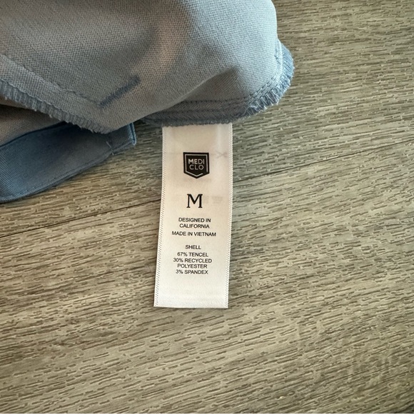 Medico light blue medium scrub top - Picture 7 of 7